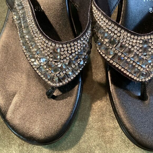 #202 ITALIAN SHOEMAKER Crystal Sandals - Picture 12 of 13